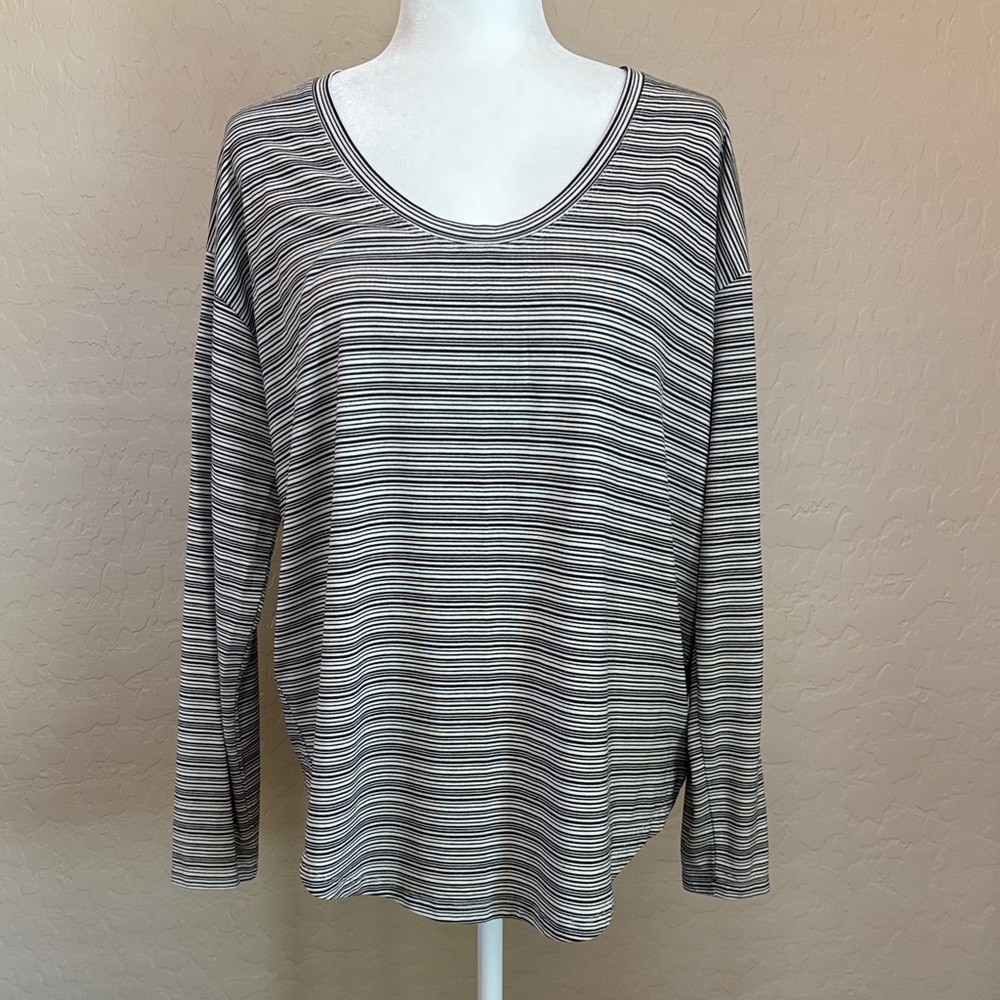 ATHLETA 🖤 Clouldlight Stratus Top